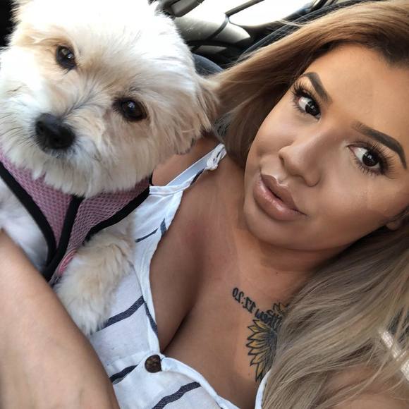 Meet your Posher, Nicole - Picture 1 of 1